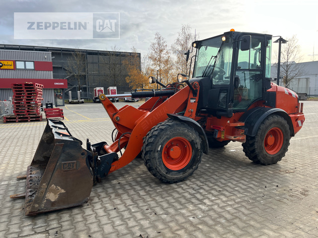 Wheel loader Cat 908H