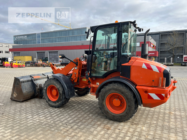 Wheel loader Cat 908H