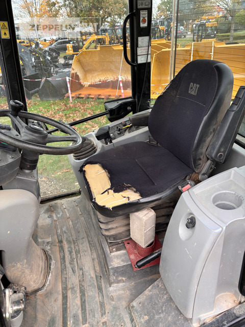 Wheel loader Cat 908H