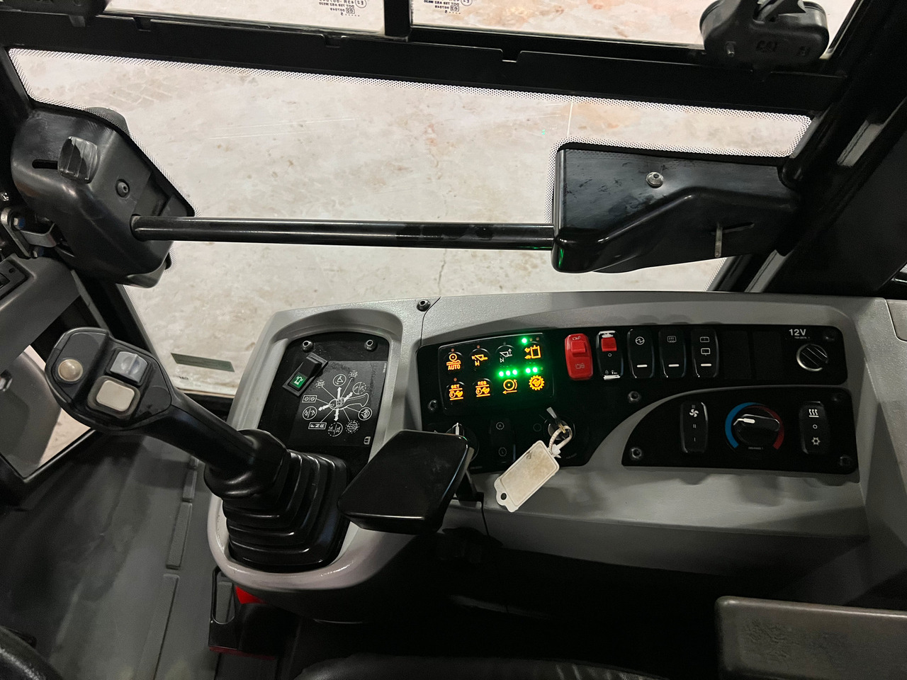 Wheel loader Cat 908M