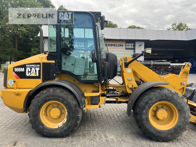 Wheel loader Cat 908M
