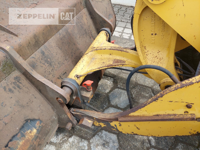 Wheel loader Cat 908M