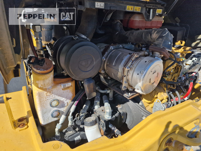 Wheel loader Cat 908M