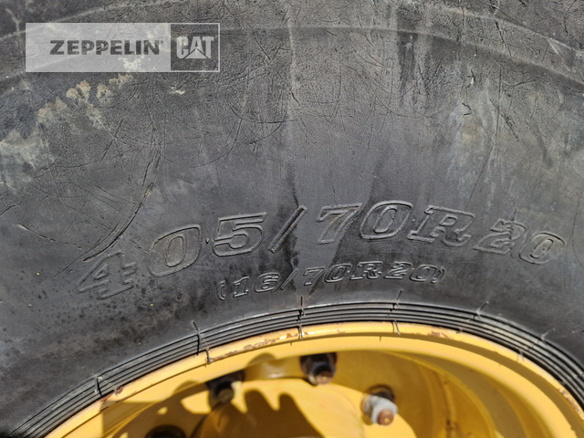 Wheel loader Cat 908M