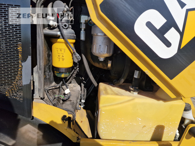 Wheel loader Cat 908M