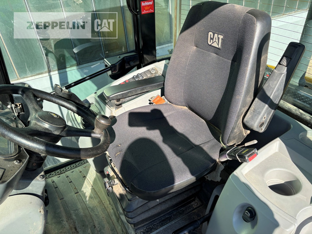 Wheel loader Cat 908M