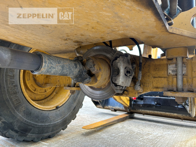 Wheel loader Cat 908M