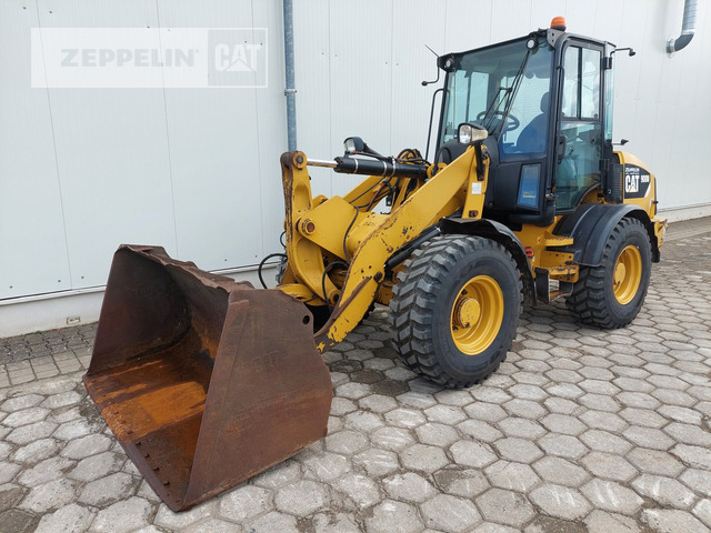 Wheel loader Cat 908M