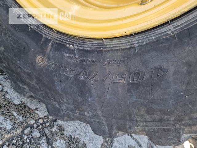 Wheel loader Cat 908M