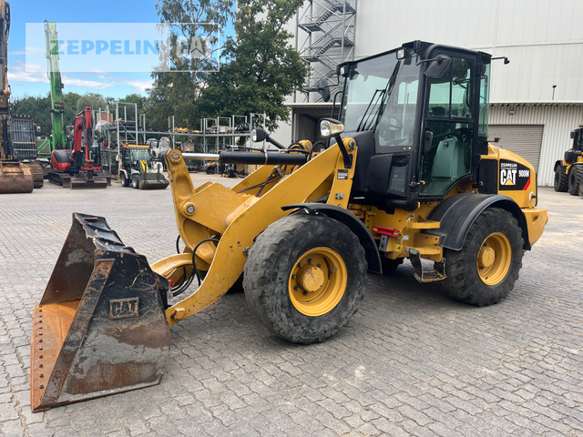 Wheel loader Cat 908M