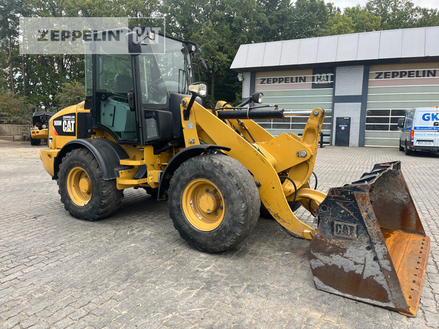 Wheel loader Cat 908M