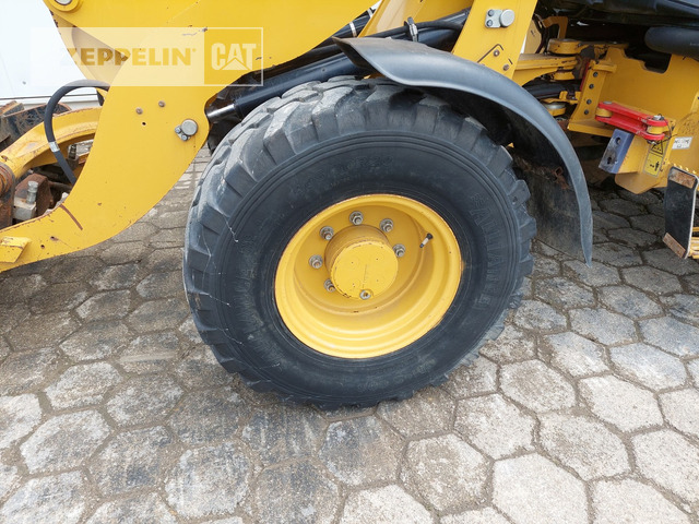 Wheel loader Cat 908M