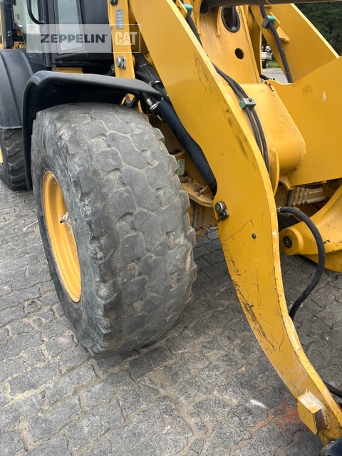 Wheel loader Cat 908M