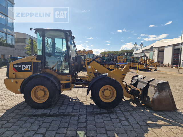 Wheel loader Cat 908M