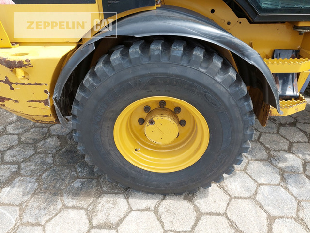 Wheel loader Cat 908M