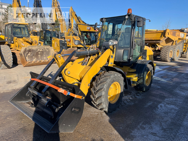 Wheel loader Cat 908M