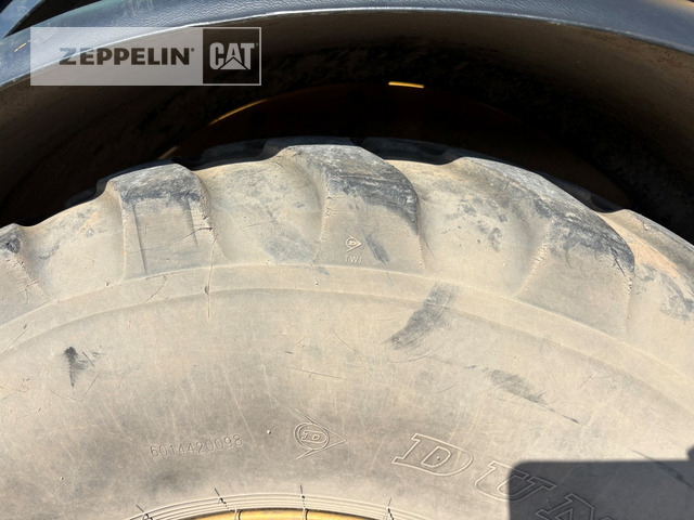 Wheel loader Cat 908M