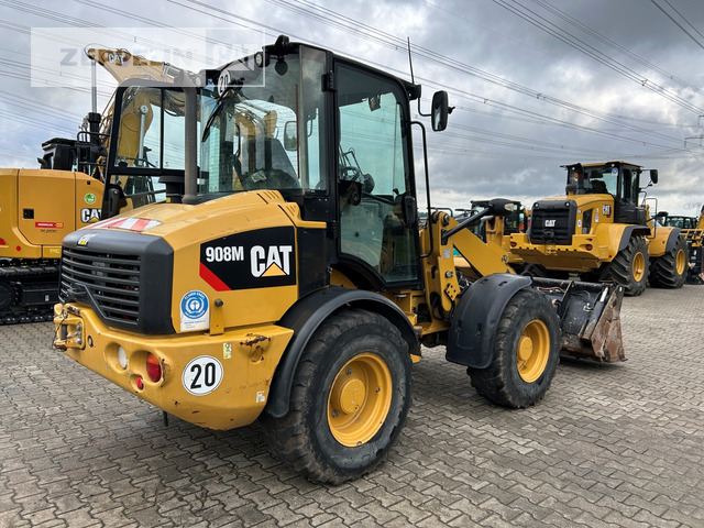 Wheel loader Cat 908M