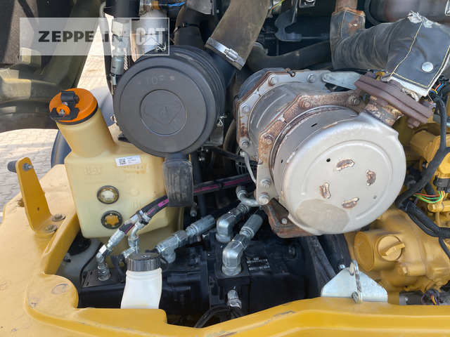 Wheel loader Cat 908M