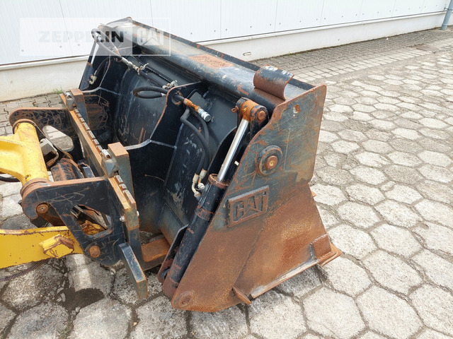 Wheel loader Cat 908M