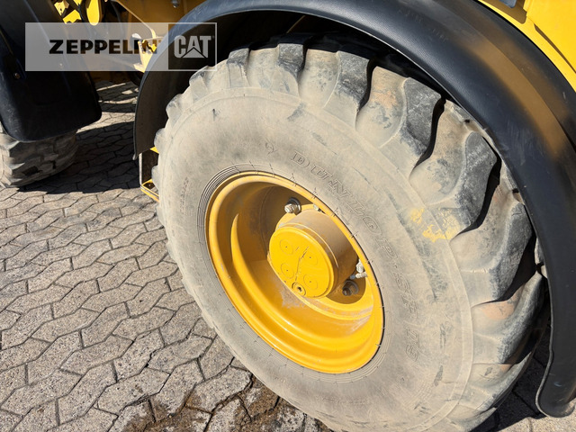 Wheel loader Cat 908M