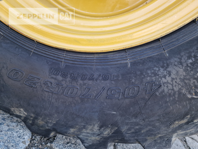 Wheel loader Cat 908M