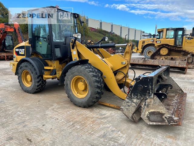 Wheel loader Cat 908M