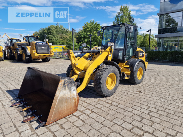 Wheel loader Cat 908M