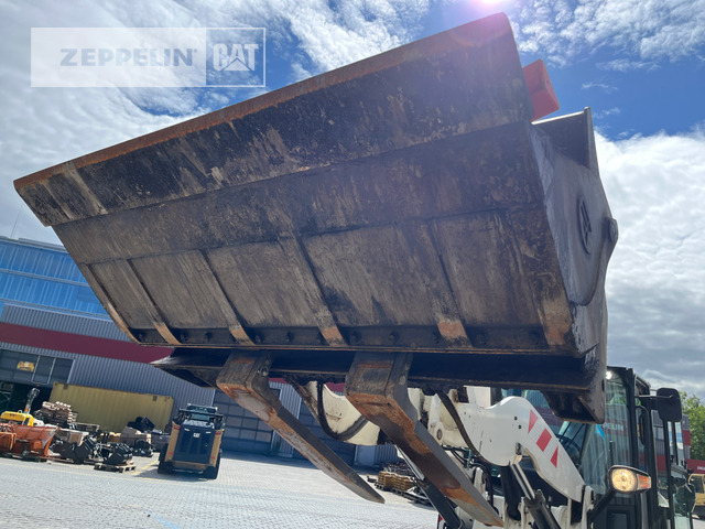 Wheel loader Cat 908M