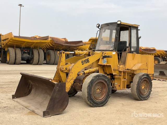 Wheel loader Cat 910E