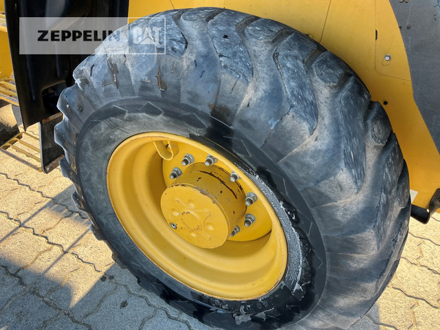 Wheel loader Cat 918M