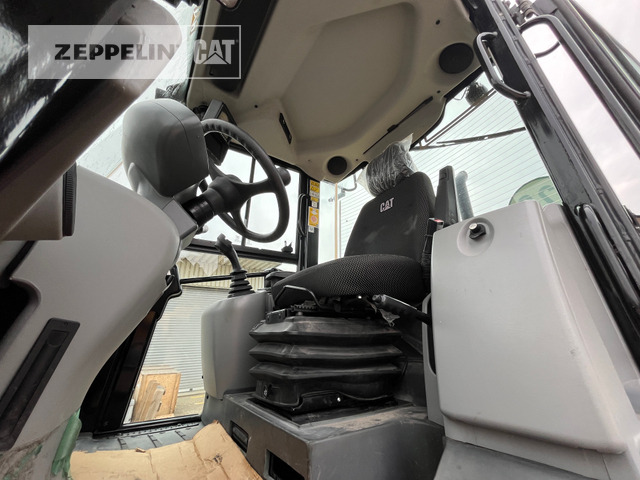 Wheel loader Cat 918M