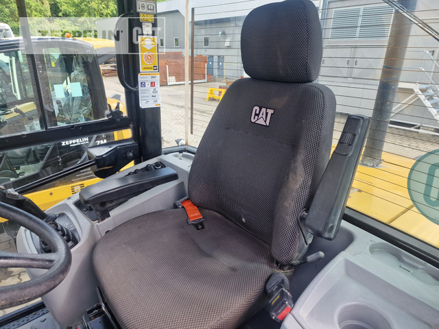 Wheel loader Cat 918M