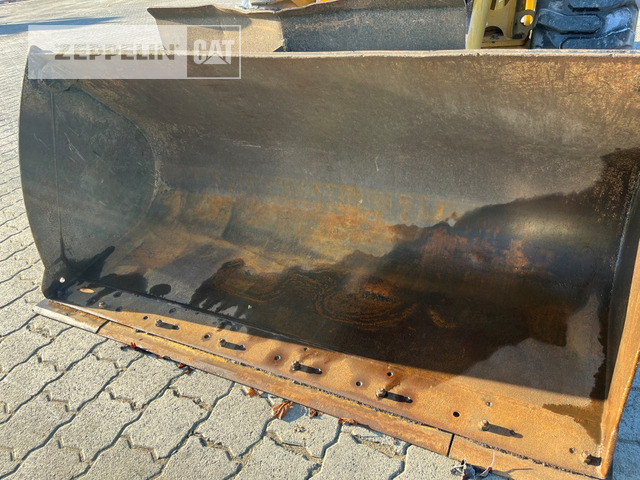 Wheel loader Cat 918M