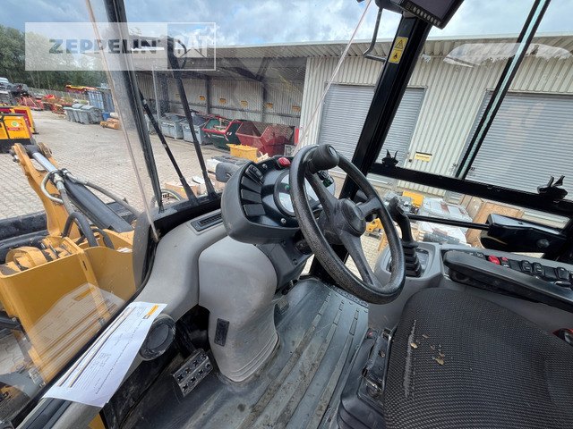 Wheel loader Cat 918M