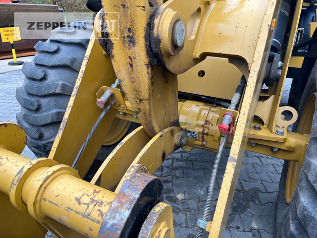 Wheel loader Cat 918M