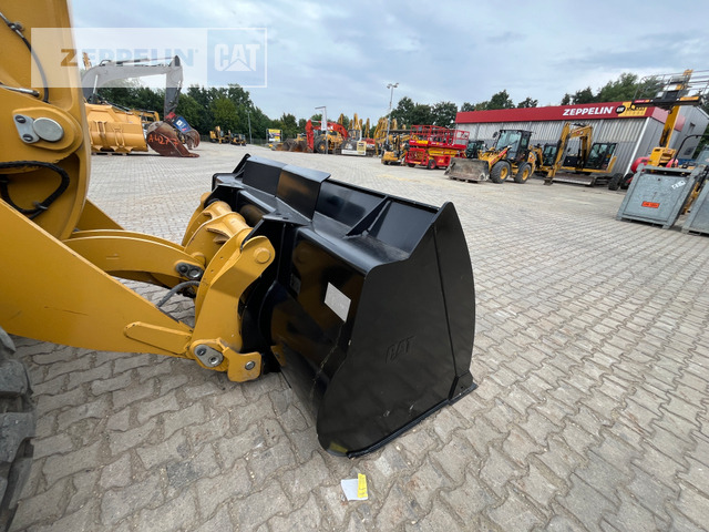 Wheel loader Cat 918M