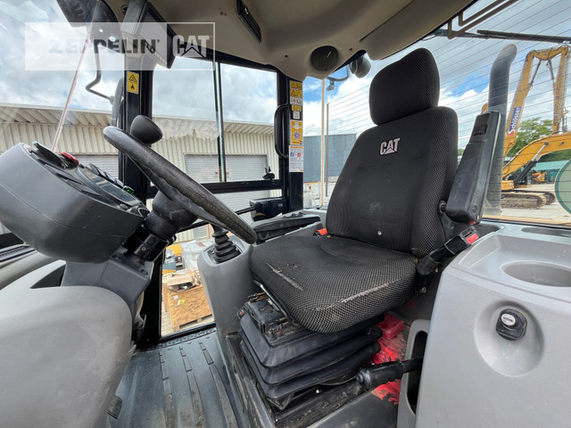 Wheel loader Cat 918M