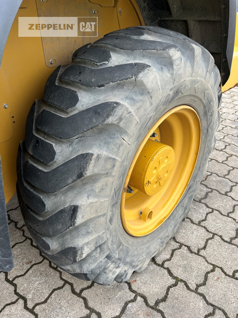 Wheel loader Cat 918M