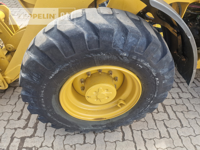 Wheel loader Cat 918M