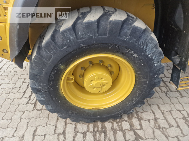 Wheel loader Cat 918M