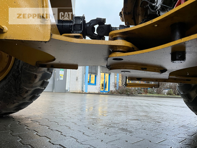Wheel loader Cat 918M