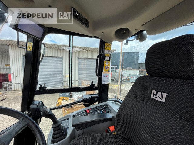 Wheel loader Cat 918M