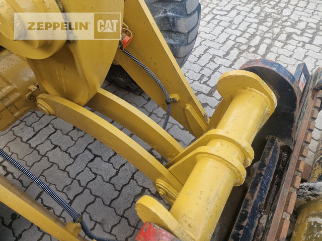Wheel loader Cat 918M