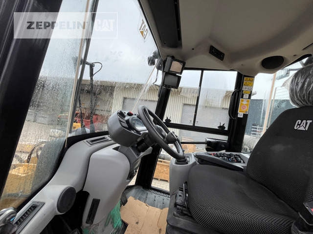 Wheel loader Cat 918M