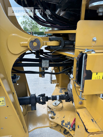 Wheel loader Cat 918M