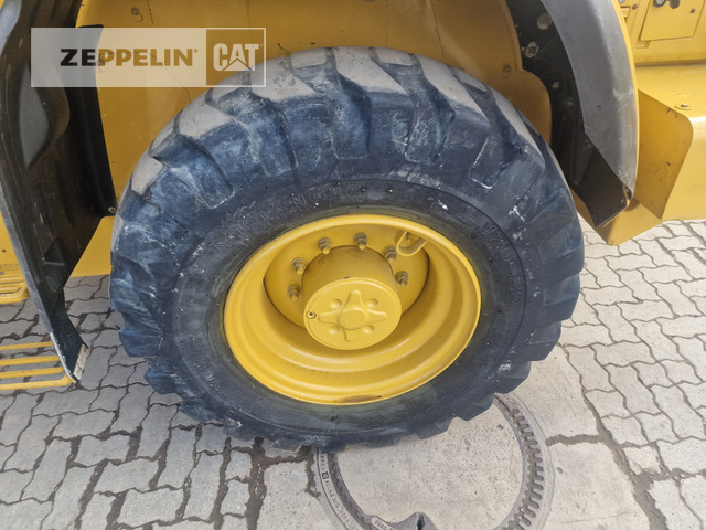 Wheel loader Cat 918M