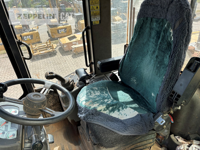 Wheel loader Cat 930G