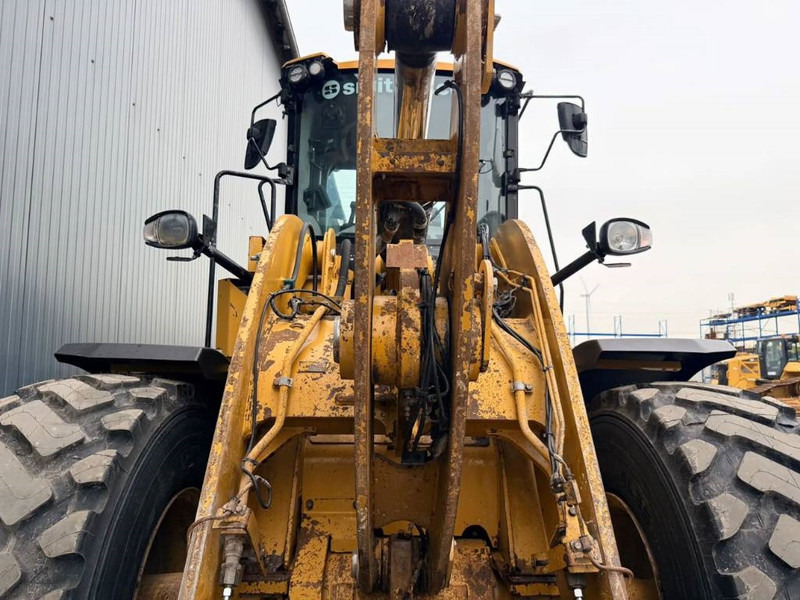 Wheel loader Cat 930M