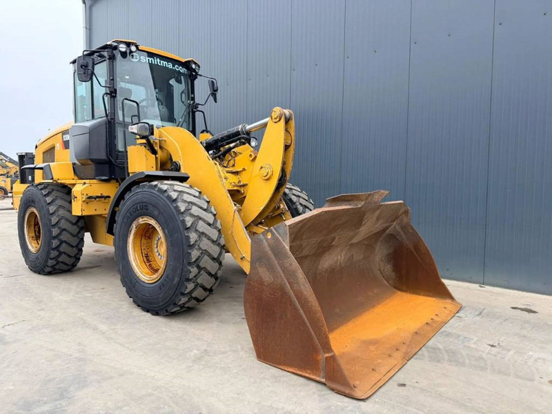 Wheel loader Cat 930M
